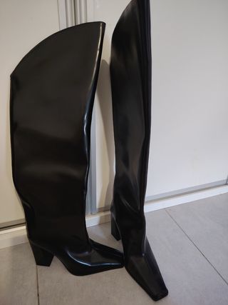 Botas altas negras talla 39