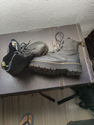 Botas Dr. Martens militares negras