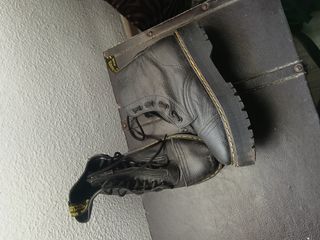 Botas Dr. Martens militares negras