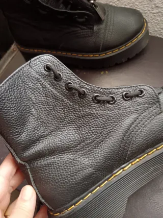 Botas Dr. Martens militares negras