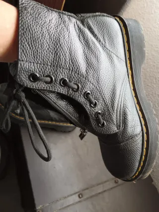 Botas Dr. Martens militares negras