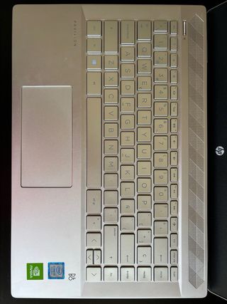 Portátil HP Pavilion 14-ce2003ns, i5 g8, 16Gb, 1Tb