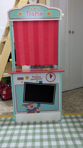 Teatrillo / Mercado de juguete con accesorios