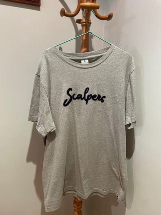 Camiseta Scalpers Gris