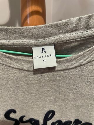 Camiseta Scalpers Gris