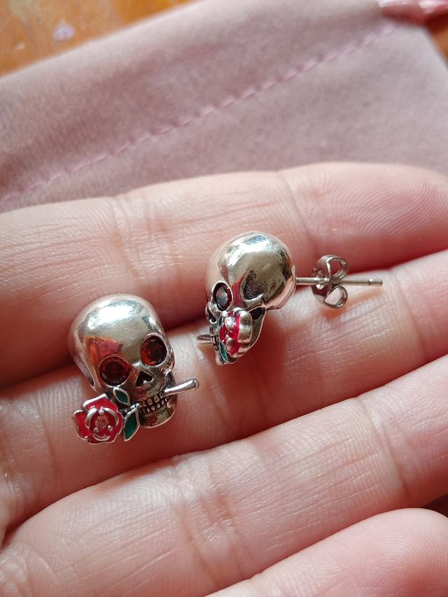 Pendientes Calavera con Rosa Roja plata