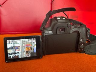 Canon EOS 250D Negra - Como Nueva