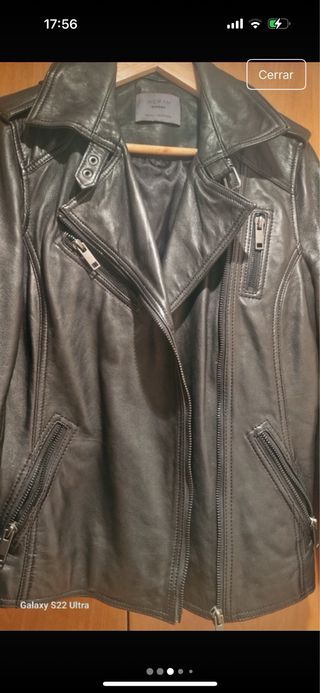 Chaqueta de piel negra