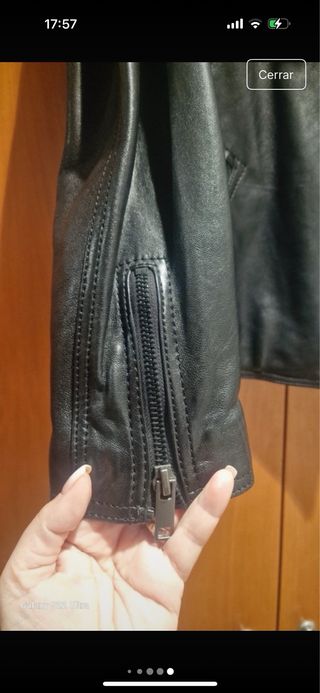Chaqueta de piel negra