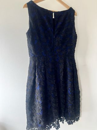 Vestido de fiesta floral negro y azul