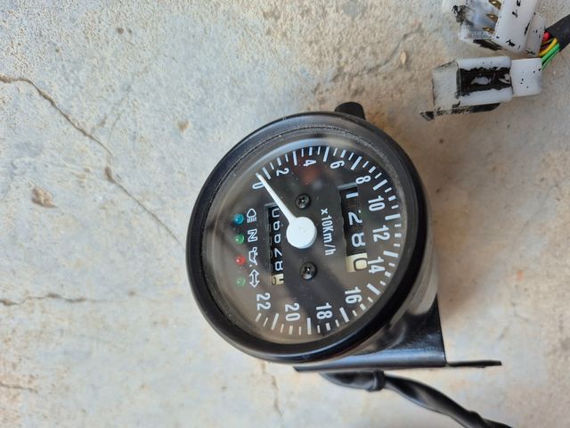 Cuenta kilómetros original moto