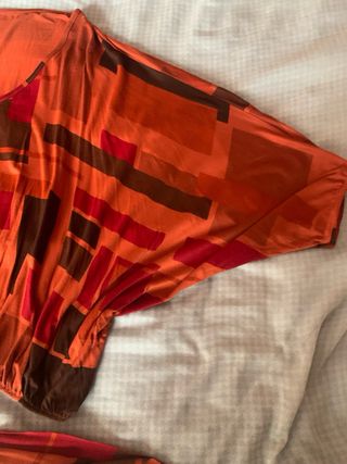 Camiseta manga mariposa naranja y roja 