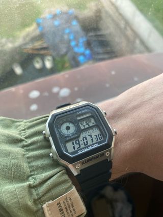 Reloj Casio AE-1200 Royale Plata/Negro
