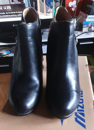 Botines de tacón negros