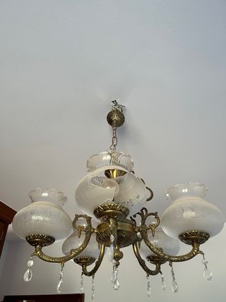 Lámpara de techo antigua dorada