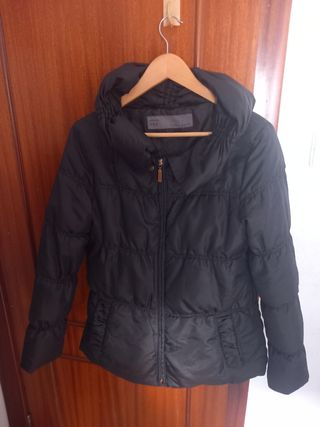 Plumas Zara ligero abrigoso negro