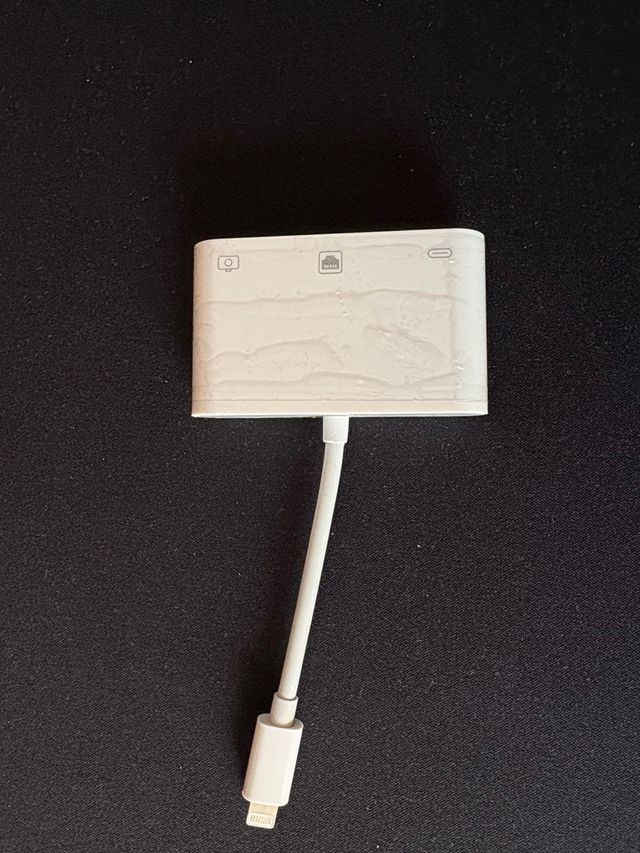 Adaptador Lightning tres puertos