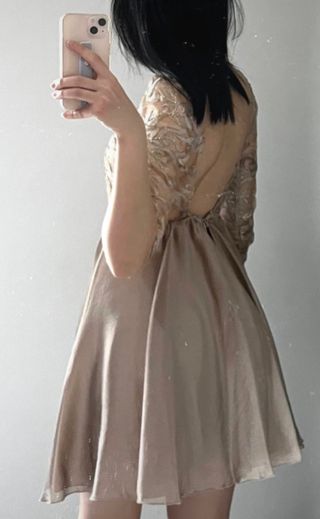 Abito cerimonia corto elegante beige/oro