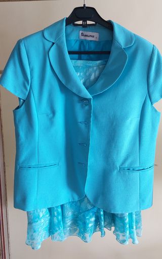 Traje de falda azul 