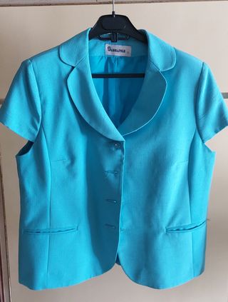Traje de falda azul 