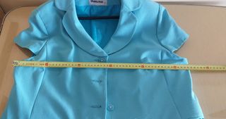 Traje de falda azul 