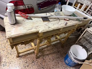 Mueble de entrada de mármol y madera