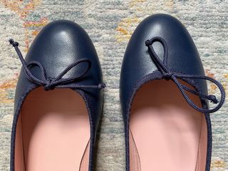 Bailarinas de piel azul marino