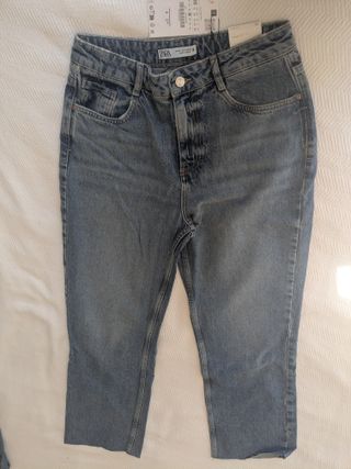 Vaqueros Mom Fit Talle Alto Zara