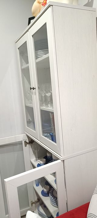 Vitrina Blanca IKEA con Puertas de Cristal