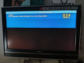 Televisión Sony Negra con Soporte
