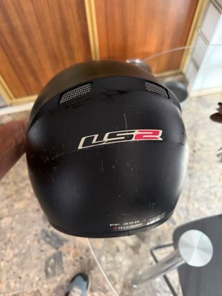 Casco de moto LS2 negro