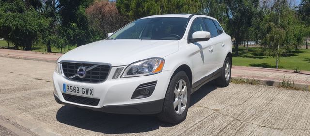VOLVO XC60 KINETIC AUT.