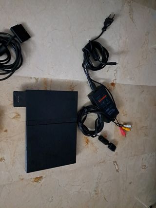 Consola PS2 Sony con 2 mandos y cables