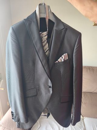 Traje Angelo Farelo Talla 50 Pantalón 43