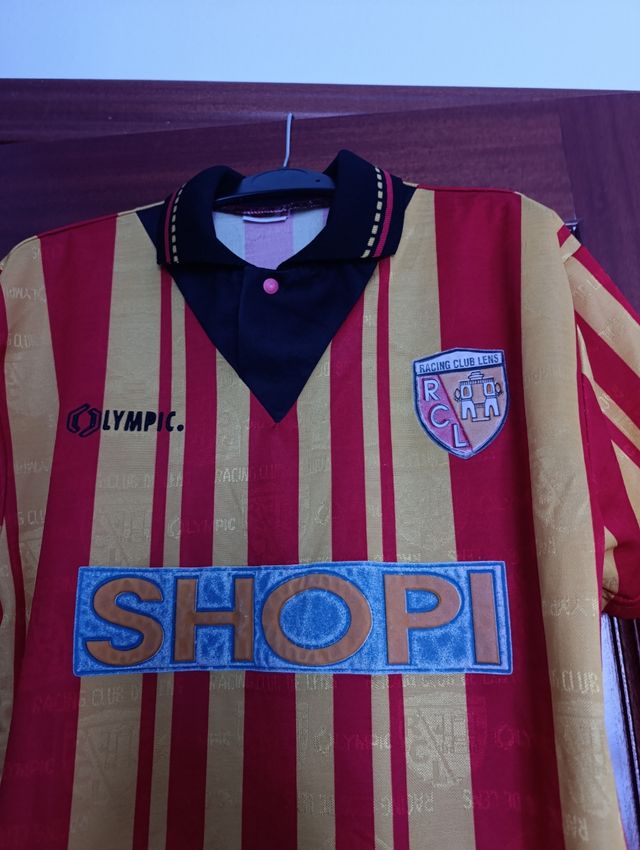 Olympic Rayas Rojas y Amarillas.talla 14 años