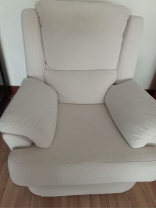 Conjunto sofá y 2 sillones beige