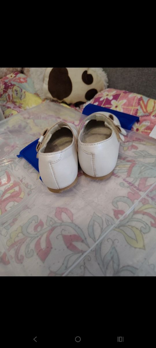 Zapatos de bebé blancos talla 21