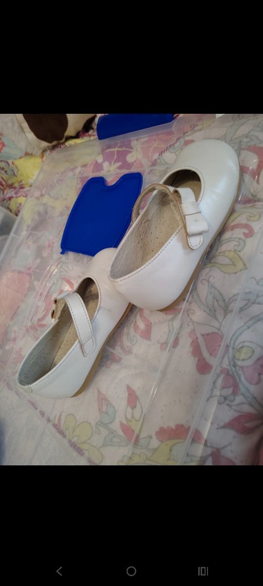 Zapatos de bebé blancos talla 21
