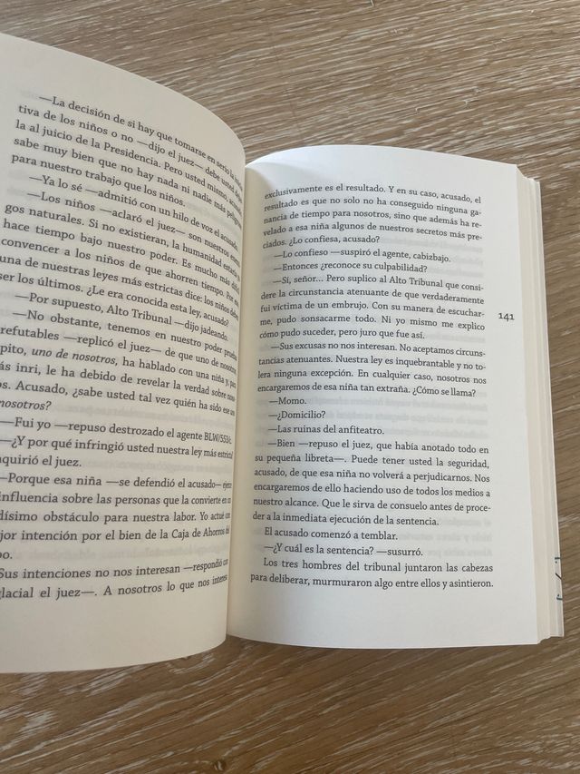 Libro Momo de Michael Ende