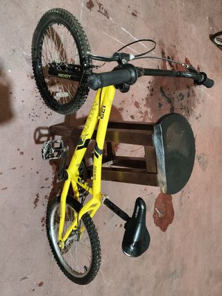 Bicicleta BMX Monty 139 Amarilla