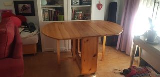 Mesa comedor y 4 sillas plegables madera