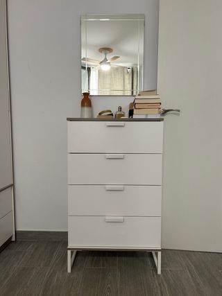 Cómoda Ikea Blanca y Marrón