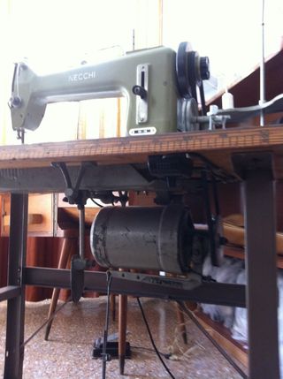 Máquina de coser industrial NECCHI