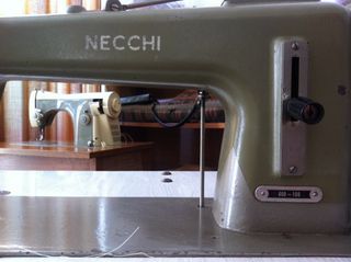 Máquina de coser industrial NECCHI