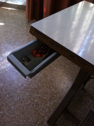 Máquina de coser industrial NECCHI