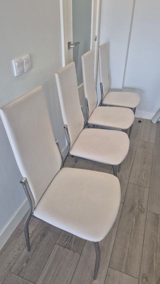 Juego de 4 sillas de piel sintética blancas