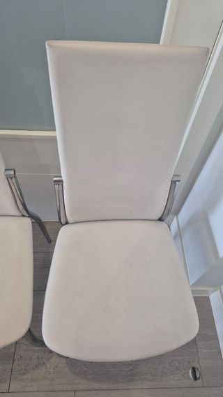 Juego de 4 sillas de piel sintética blancas