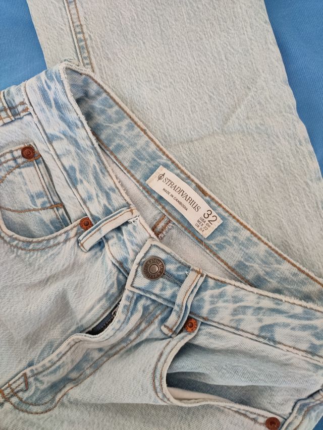 Tejanos Stradivarius D98 Talla 32 Azul Claro