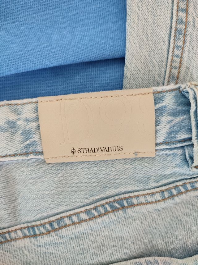 Tejanos Stradivarius D98 Talla 32 Azul Claro