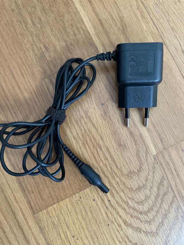 Cargador Philips recortadora barba serie 9000